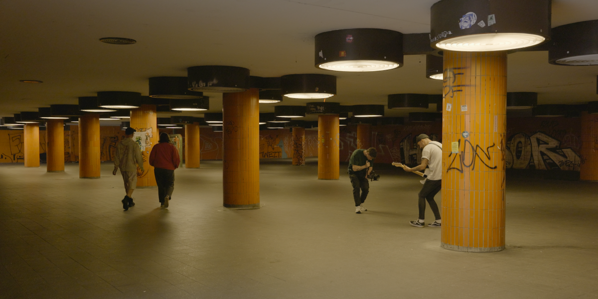 Filmstill: Die Kunst, Viele zu bleiben