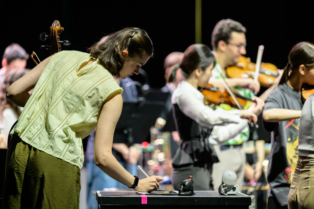 &raquo;Frei_Spiel X &ndash; Das gro&szlig;e Ganze&laquo; Junge Deutsche Philharmonie & She She Pop &copy; Candy Welz
